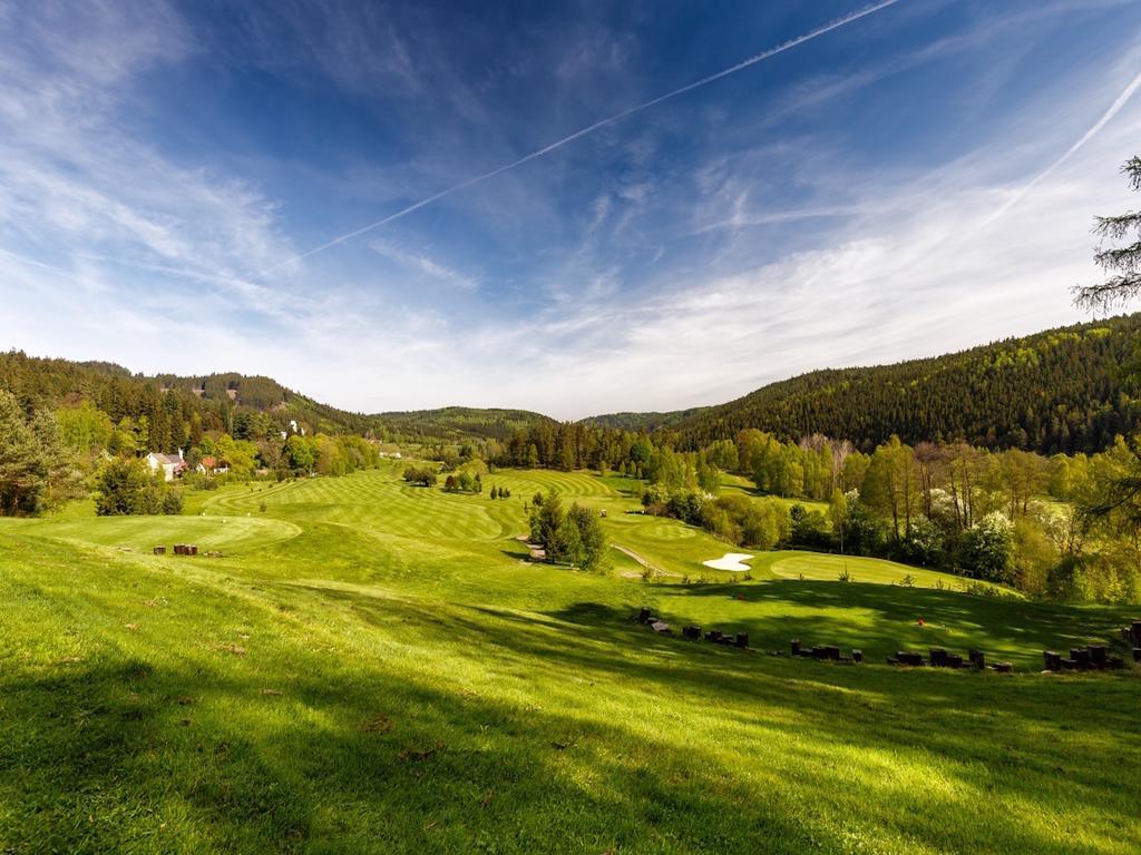 Cihelny Golf & Wellness Resort Karlovy Vary Exterior photo