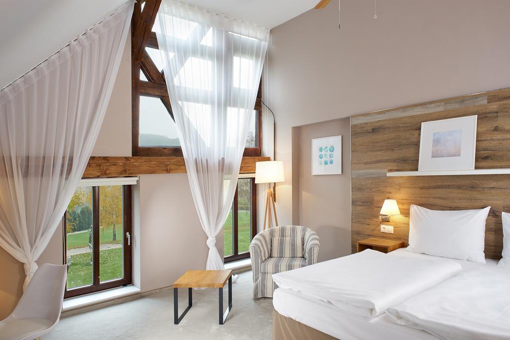 Cihelny Golf & Wellness Resort Karlovy Vary Room photo